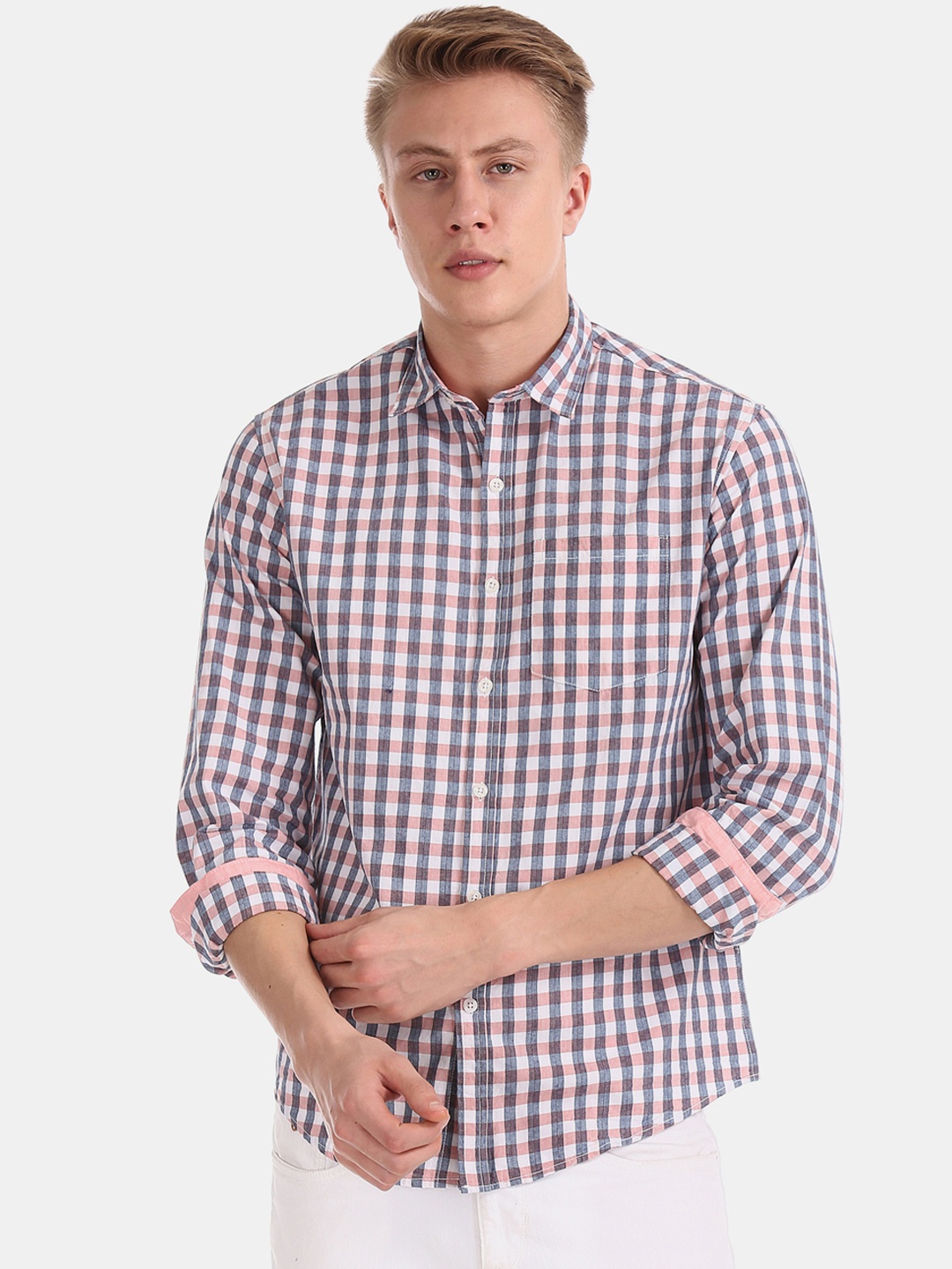 

Ruggers Men Peach-Coloured & White Regular Fit Checked Casual Shirt