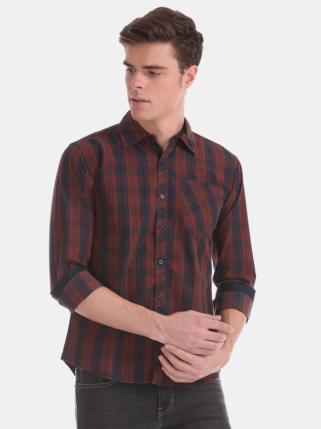 

Ruggers Men Maroon & Navy Blue Regular Fit Checked Casual Shirt