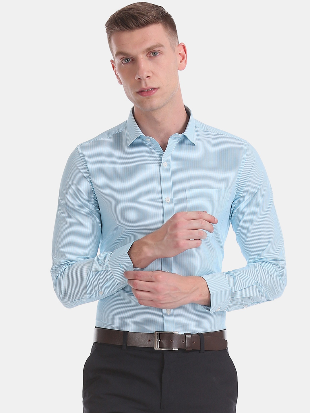 

Excalibur Men Blue & White Regular Fit Striped Formal Shirt