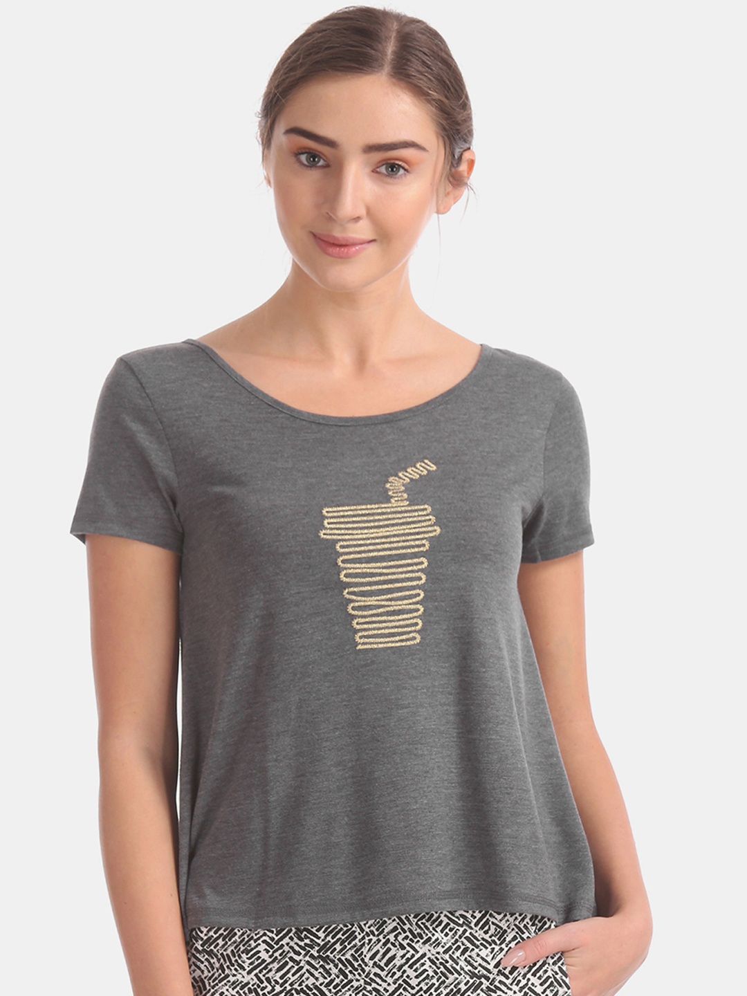 

Sugr Women Grey Printed Round Neck T-shirt