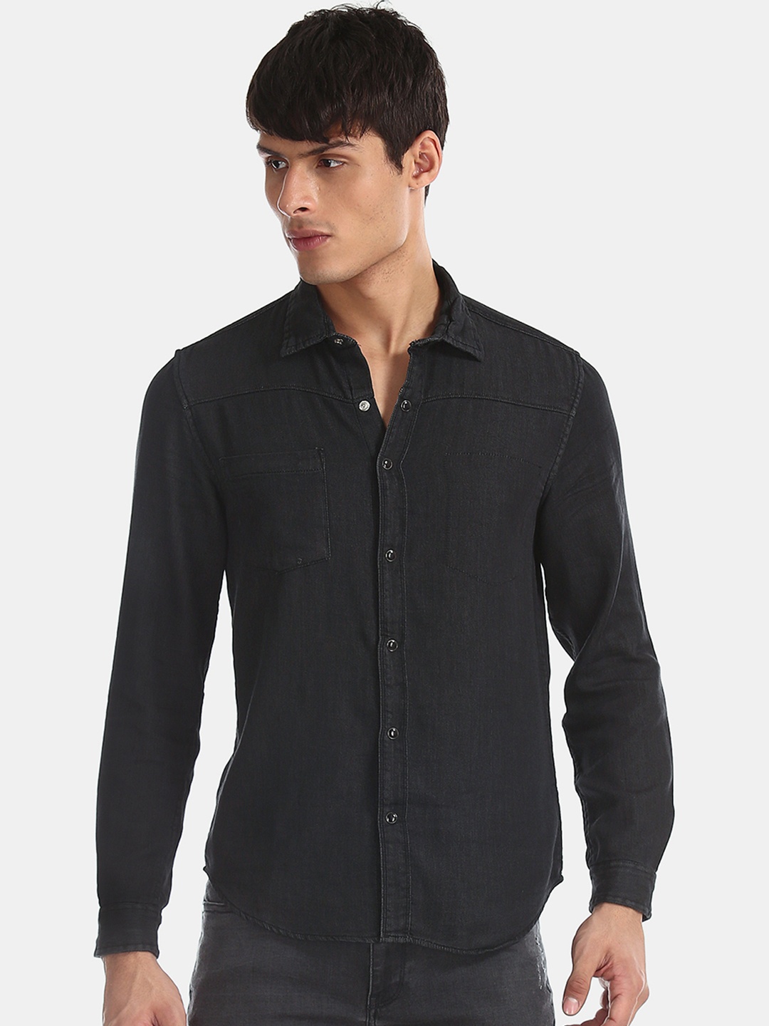 

Cherokee Men Black Regular Fit Solid Casual Shirt