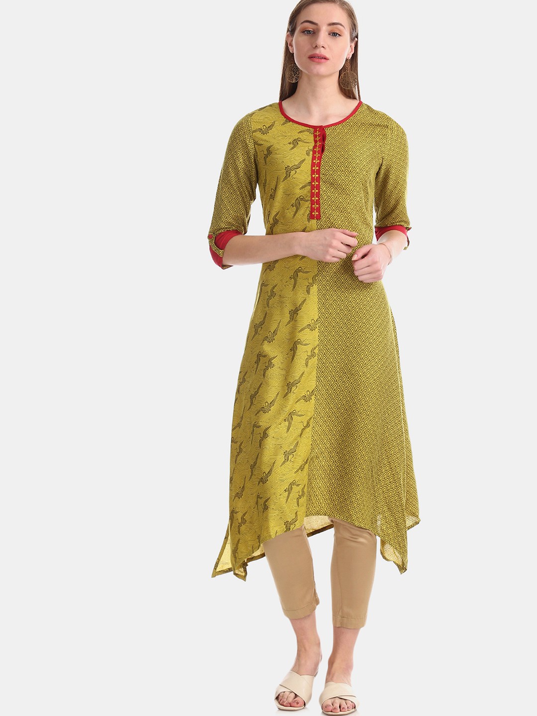 

Anahi Women Green & Red Quirky Print Straight Asymmetric Kurta