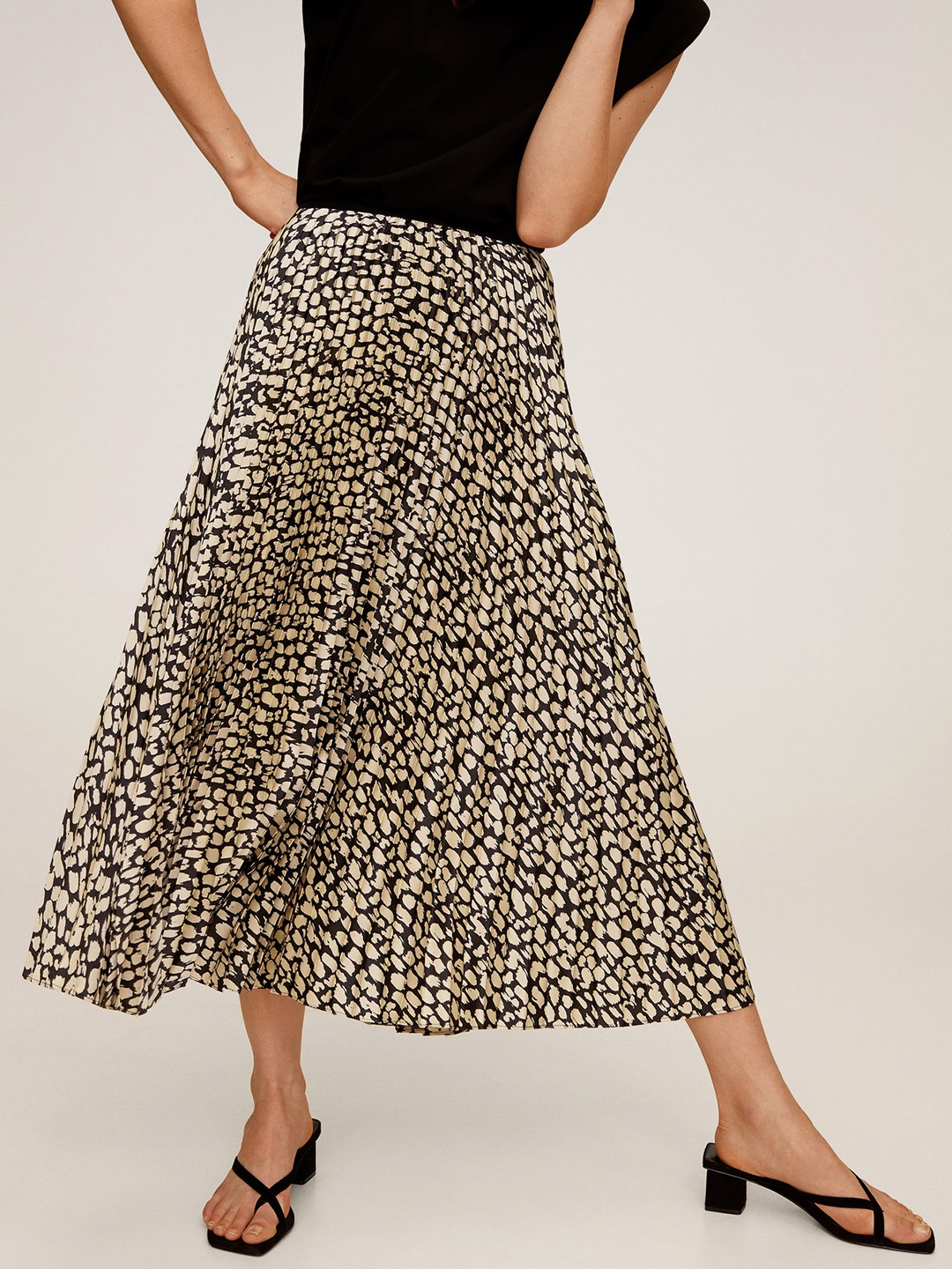 

MANGO Women Cream-coloured & Black Printed Accordion Pleats A-Line Skirt