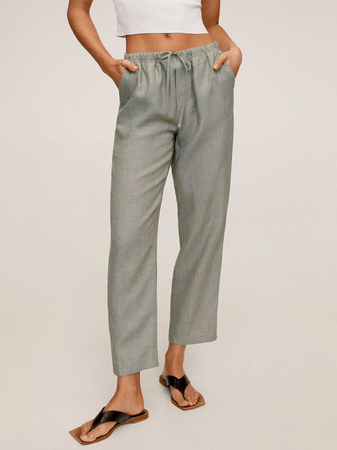 

MANGO Women Grey Solid Linen Regular Cropped Trousers