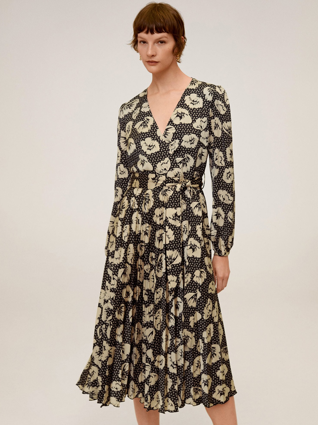 

MANGO Women Black & Beige Floral Print Accordion Pleated Wrap Dress