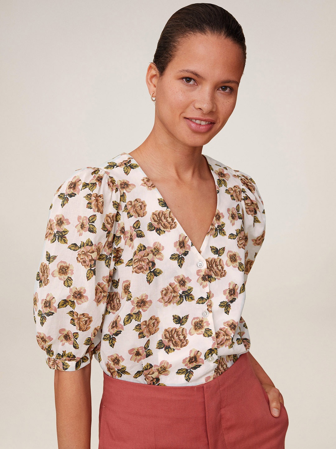 

MANGO Women Off-White & Peach- Coloured Floral Printed Pure Cotton Top