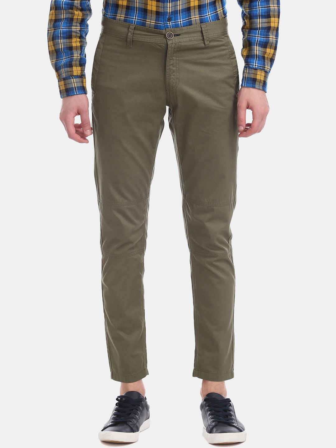 

Cherokee Men Olive Green Slim Fit Solid Regular Trousers