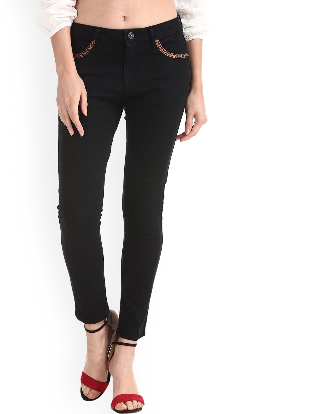 

Sugr Women Black Regular Fit Mid-Rise Clean Look Stretchable Jeans