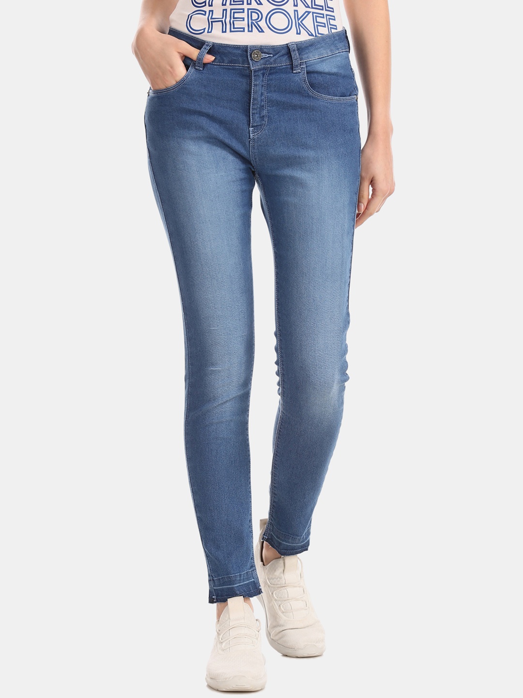 

Sugr Women Blue Regular Fit Mid-Rise Clean Look Stretchable Jeans