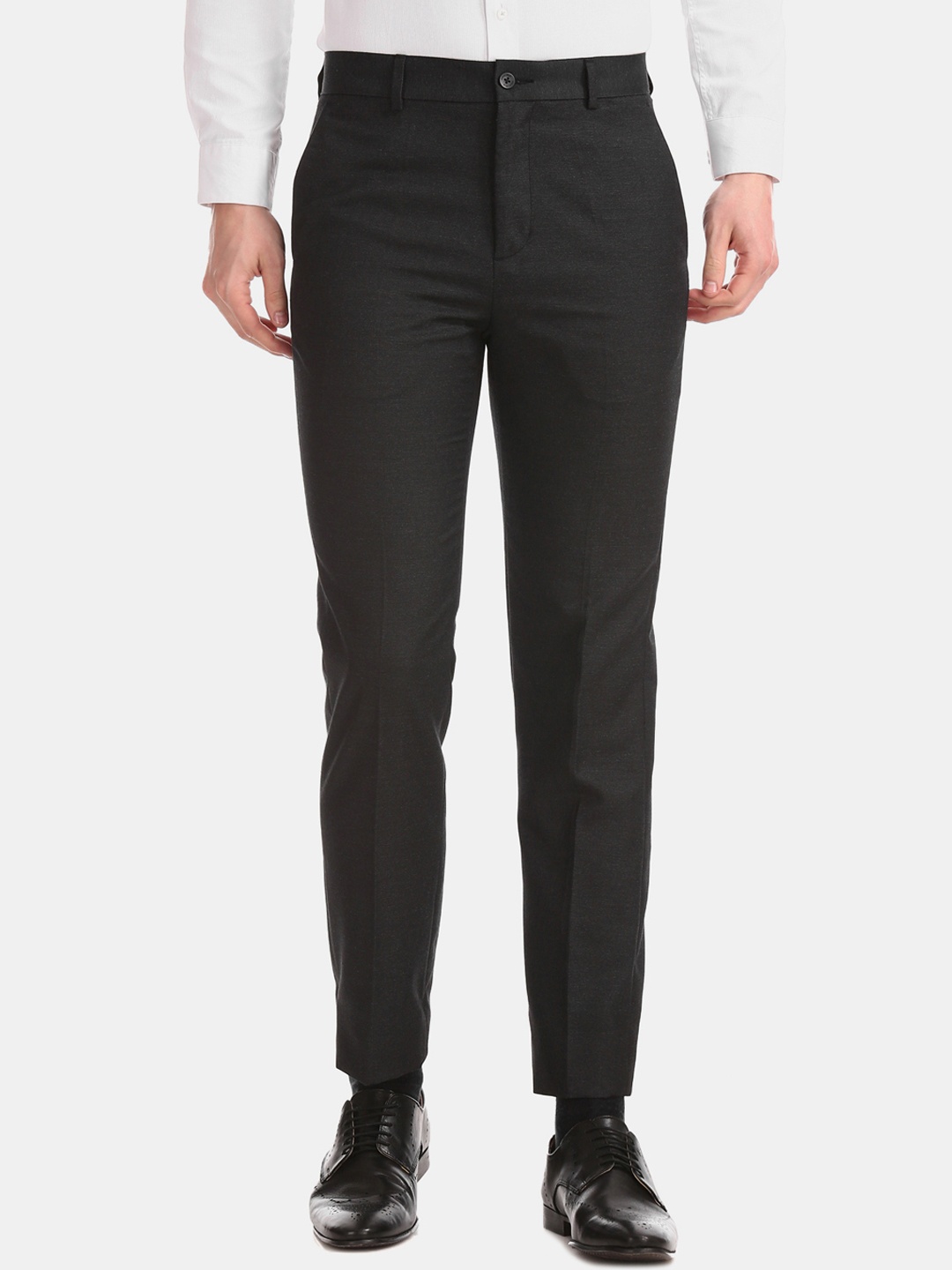 

Excalibur Men Charcoal Grey Slim Fit Solid Formal Trousers