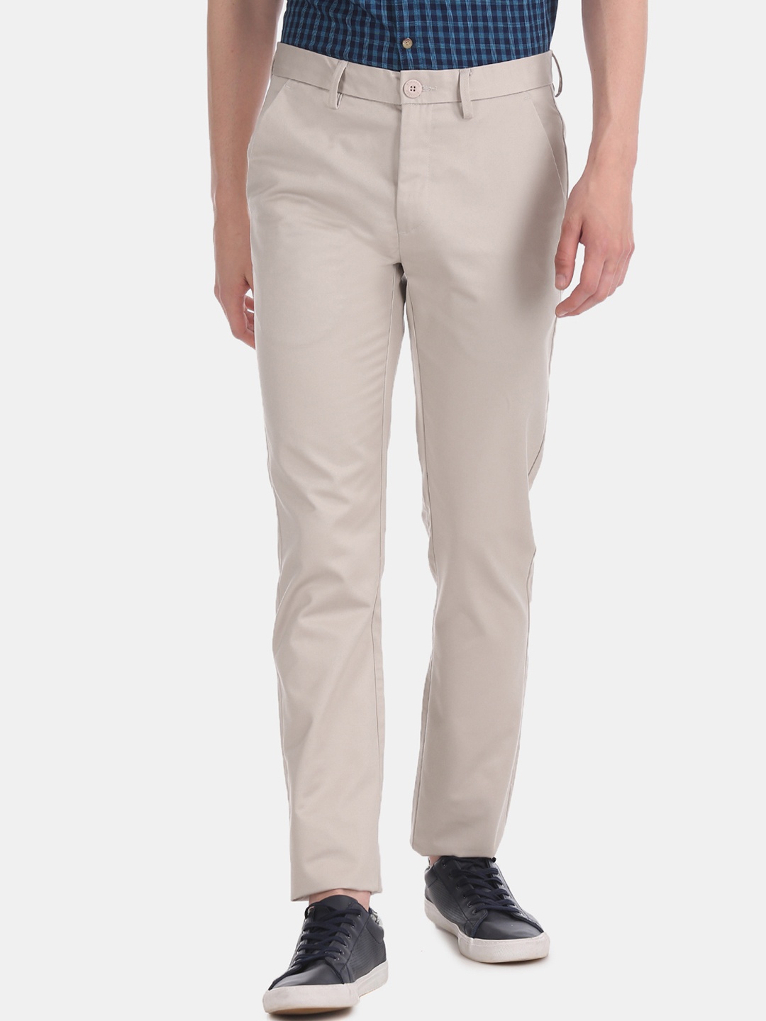 

Ruggers Men Beige Slim Fit Solid Regular Trousers