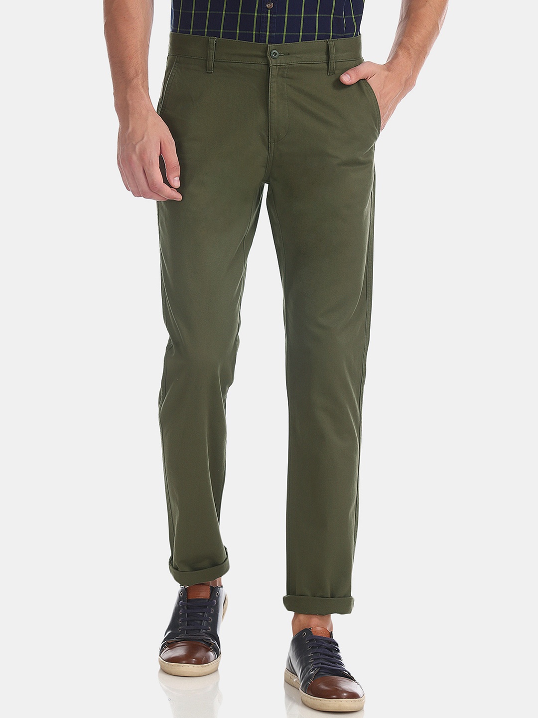 

Ruggers Men Olive Green Slim Fit Solid Regular Trousers