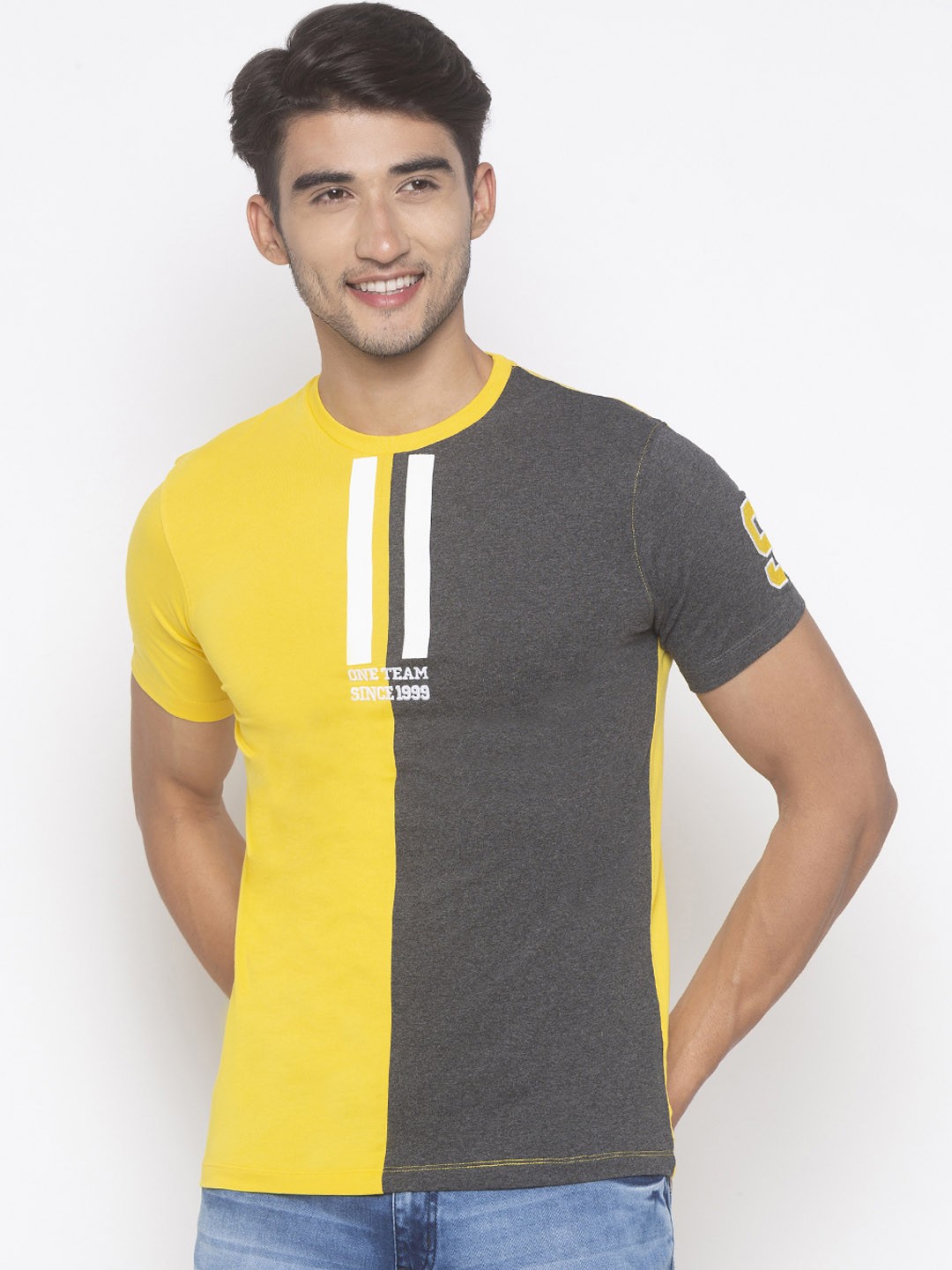 

Globus Men Yellow Colourblocked Round Neck T-shirt