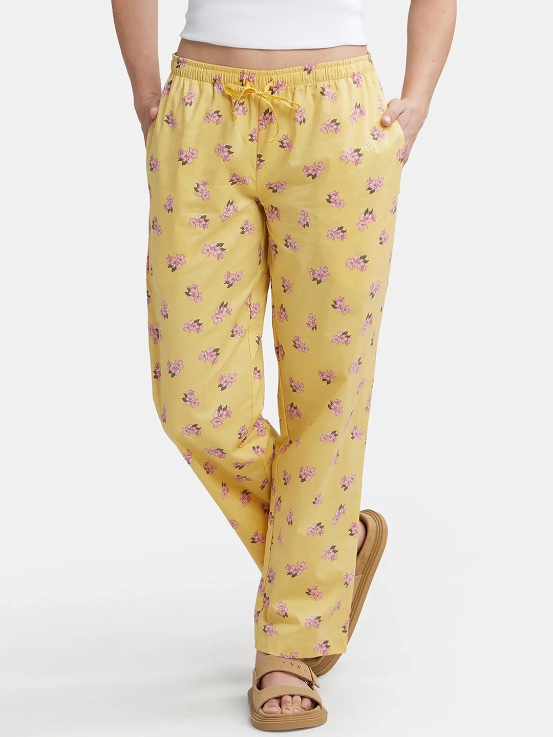 

Jockey Cotton Woven Fabric Relaxed Fit Checkered Pyjama with Side Pockets, Peach