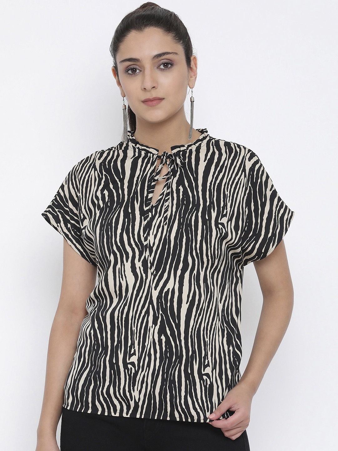

Oxolloxo Women Black Animal Print Top
