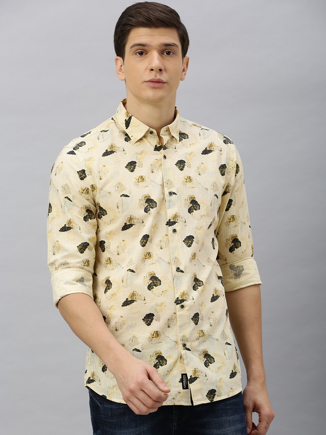 

Blackberrys Men Yellow Trim Skinny Fit Printed Casual Shirt