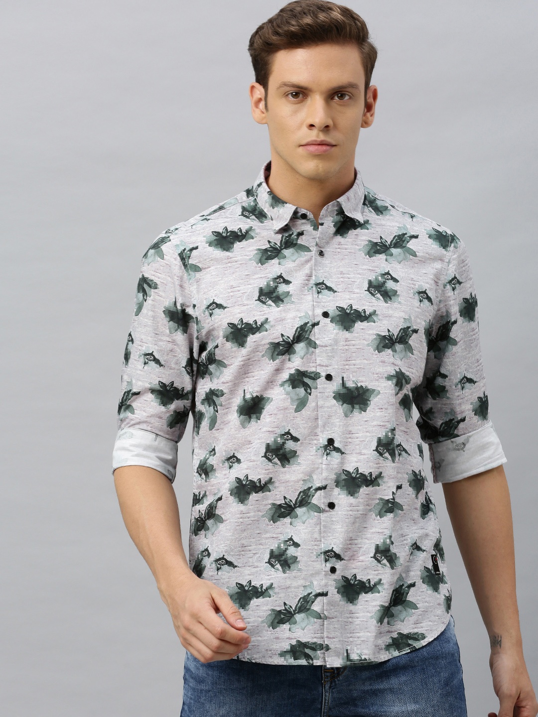 

Blackberrys Men Grey & Green Trim Fit Printed Casual Shirt