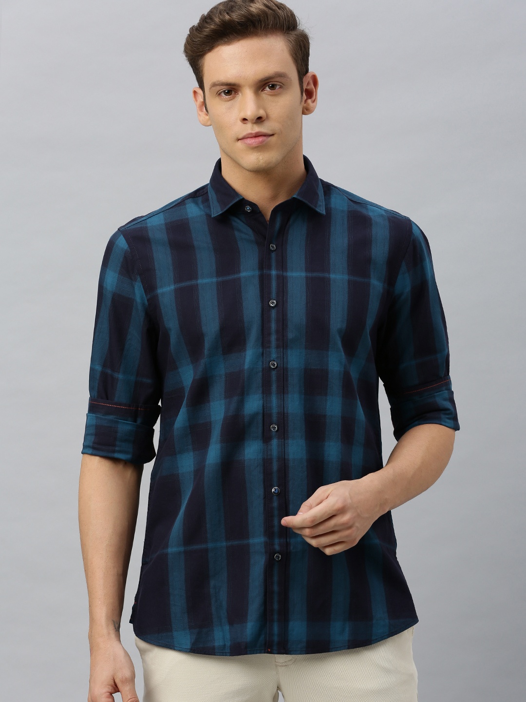 

Blackberrys Men Blue Slim Fit Checked Casual Shirt