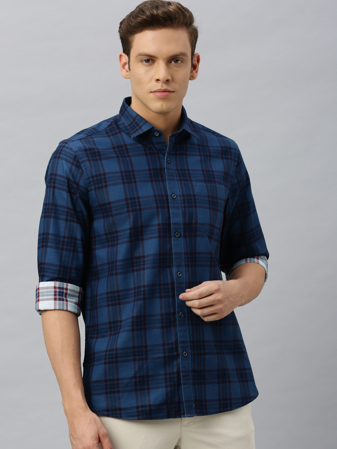 

Blackberrys Men Navy Blue & Burgundy Slim Fit Checked Casual Shirt