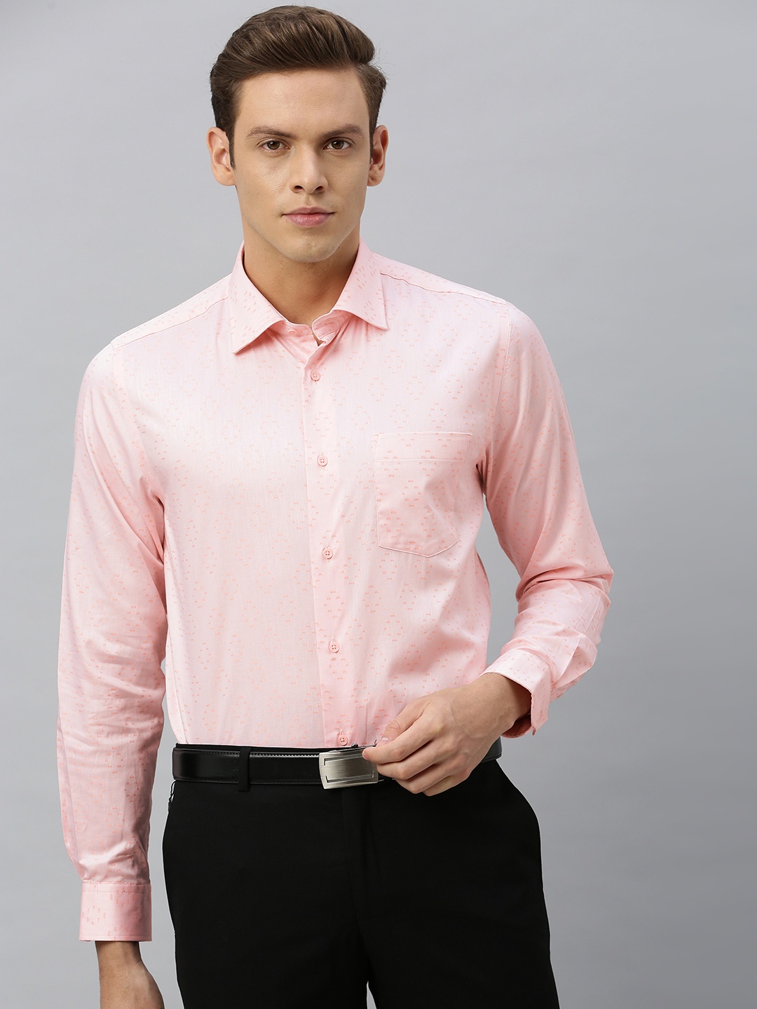 

Blackberrys Men Peach-Coloured Slim Fit Self Design Formal Shirt