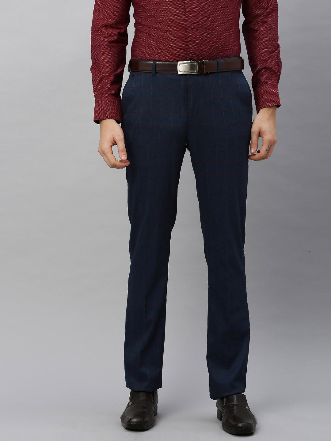 

Blackberrys Men Navy Blue & Maroon Tapered Fit Checked Formal Trousers