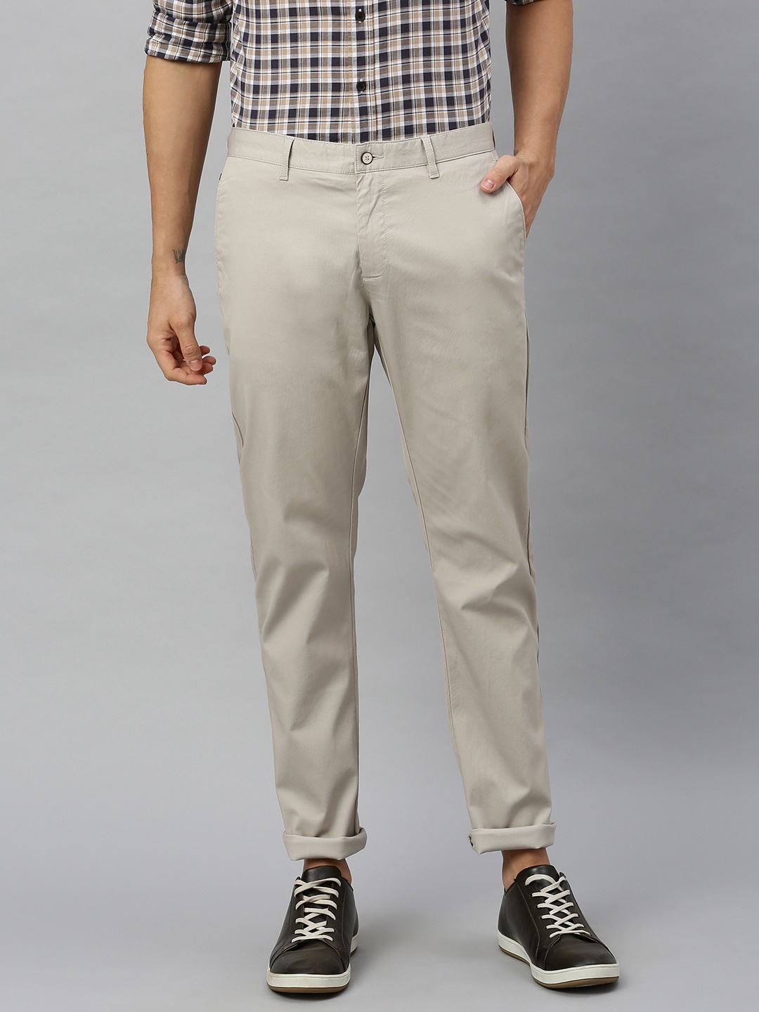 

Blackberrys Men Beige Tapered Fit Solid Regular Trousers