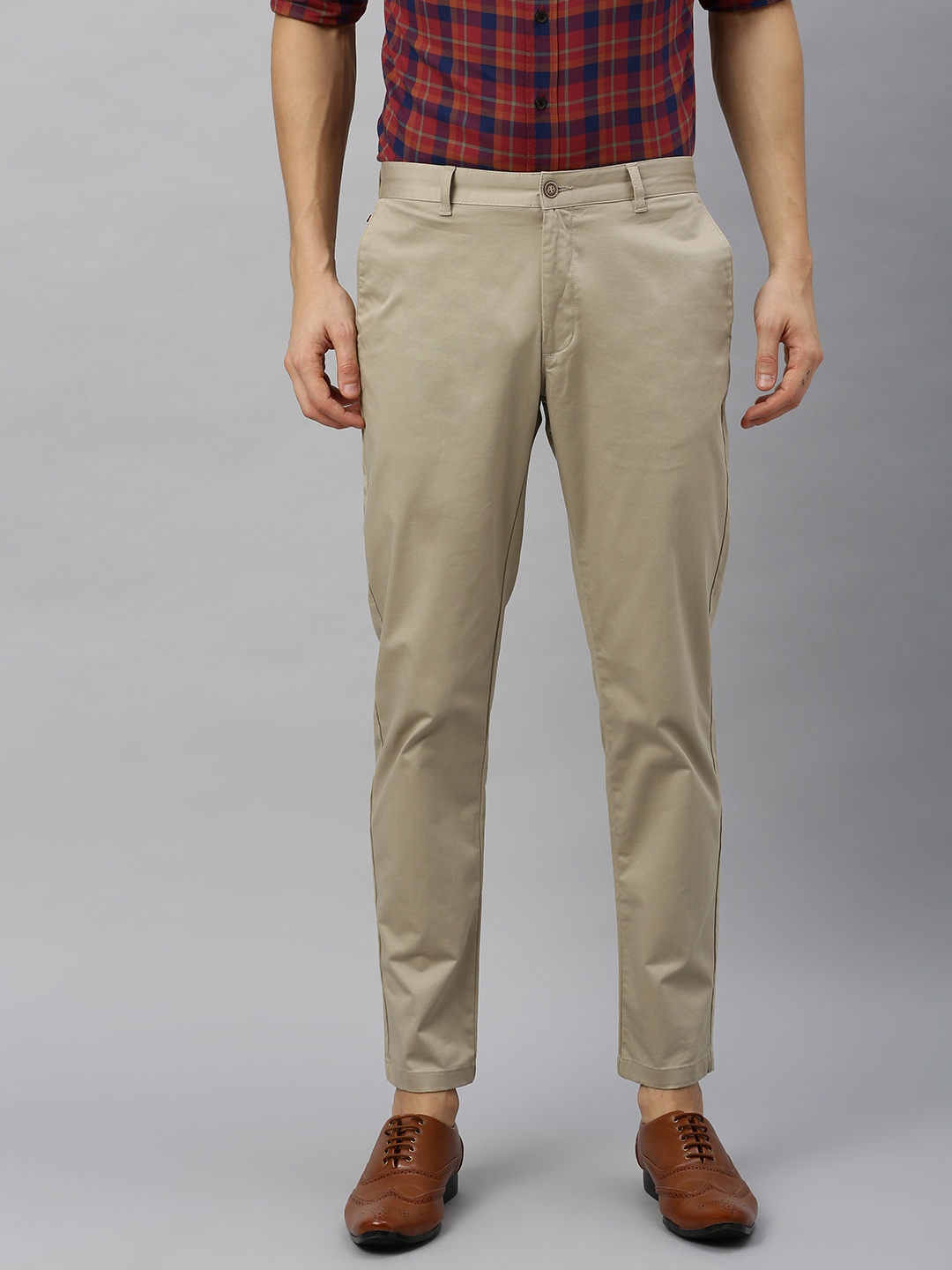 

Blackberrys Men Beige Lean Regular Fit Solid Regular Trousers