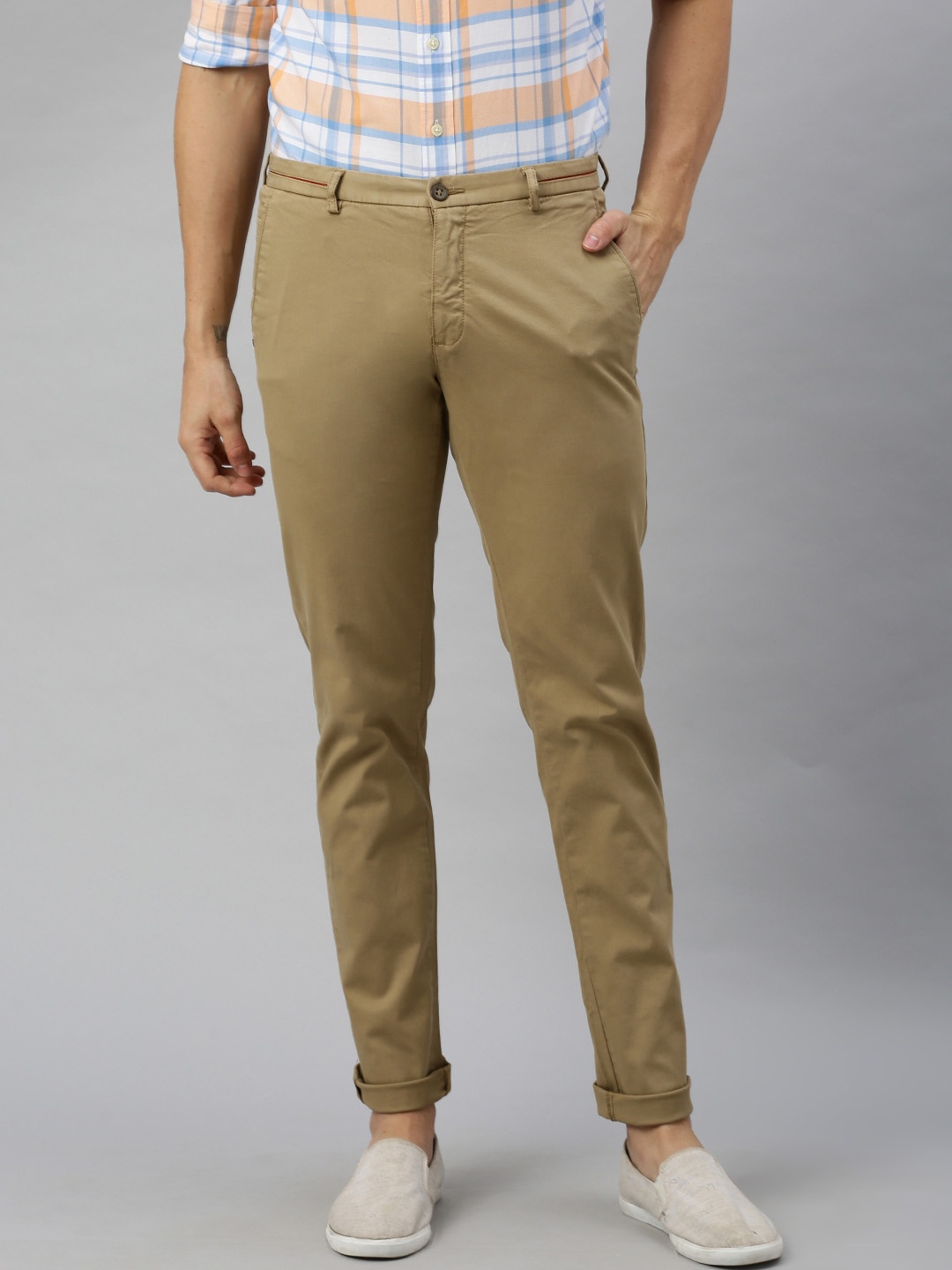 

Blackberrys Men Khaki Roger Slim Fit Solid Chinos