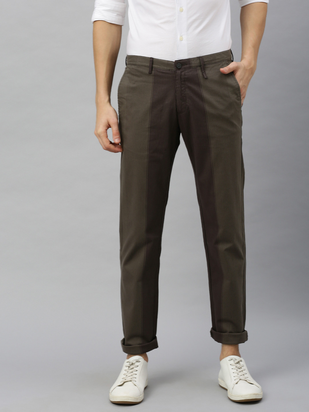 

Blackberrys Men Brown & Black Roger Slim Fit Striped Chinos