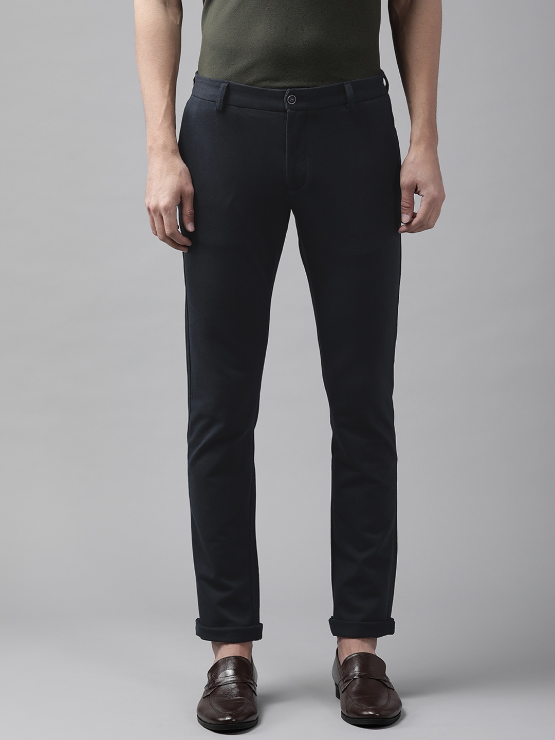 

Blackberrys Men Navy Blue Solid B-91 Sharp Regular Fit Low-Rise Trousers