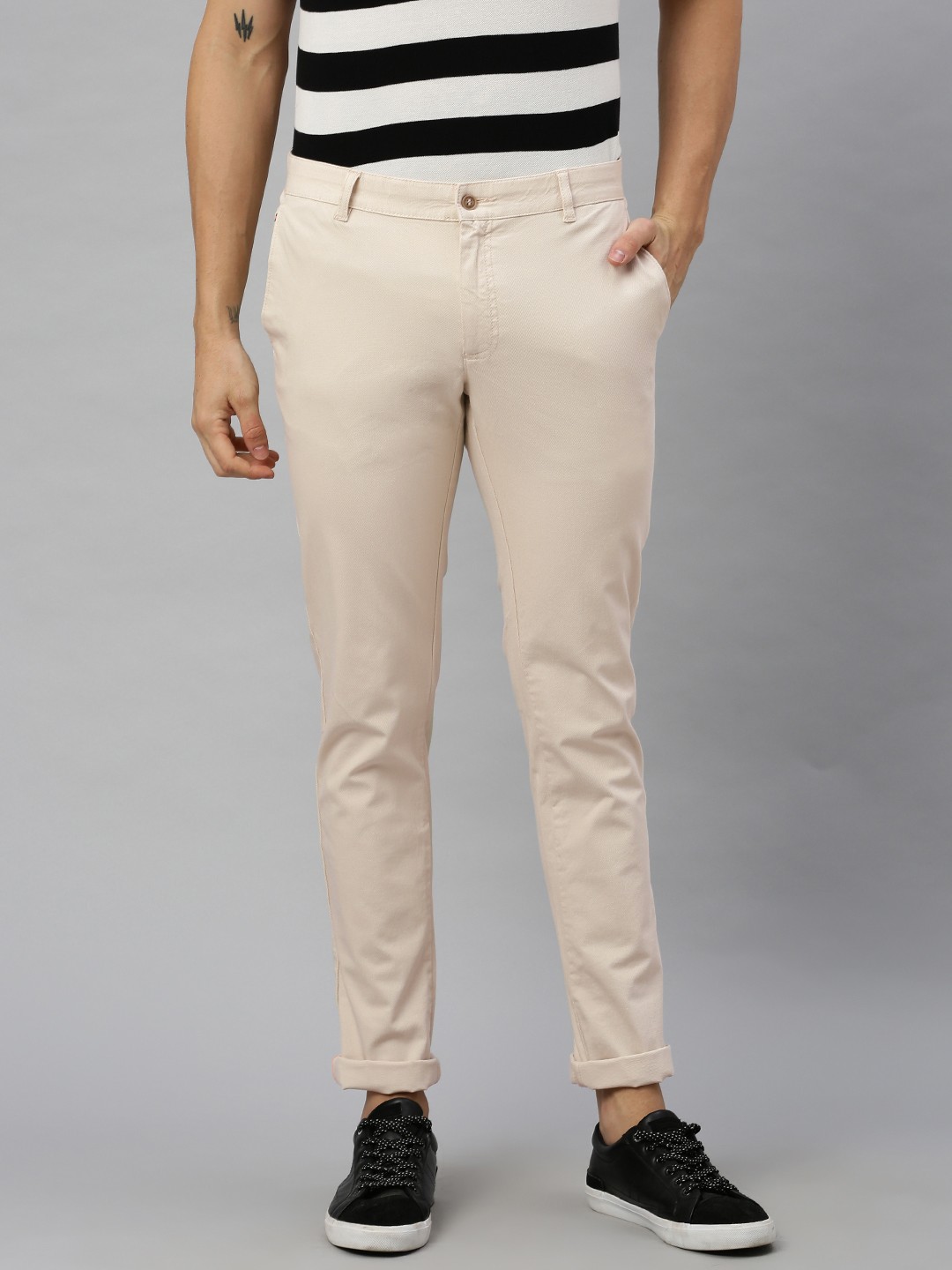 

Blackberrys Men Beige Solid B-91 Skinny Fit Regular Trousers