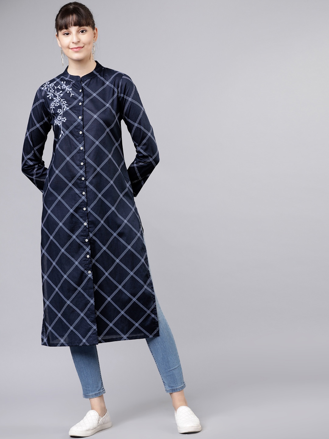 

Vishudh Women Navy Blue & White Embroidered Straight Kurta