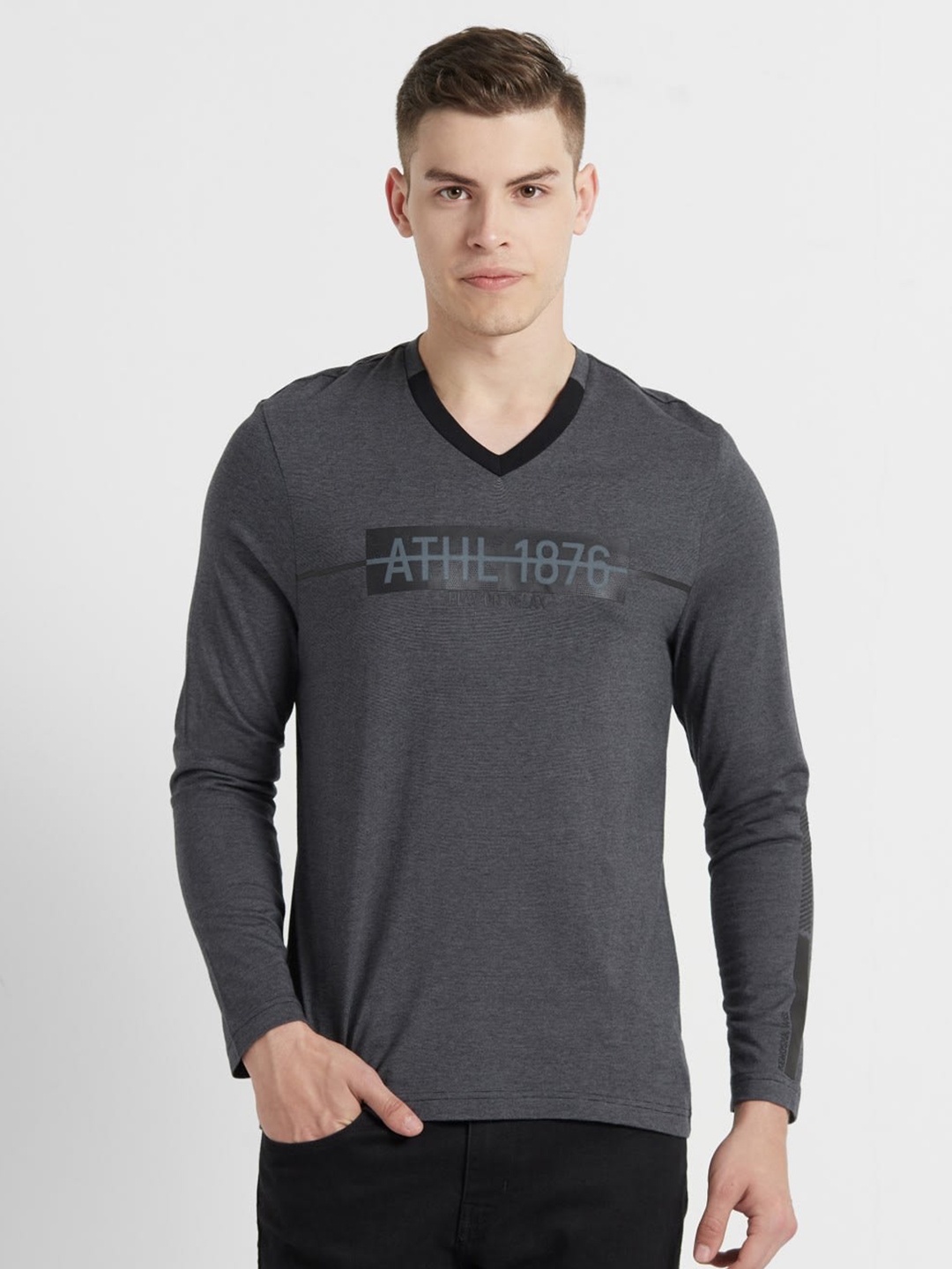

Jockey Men Charcoal Grey Solid V-Neck Lounge Tshirt