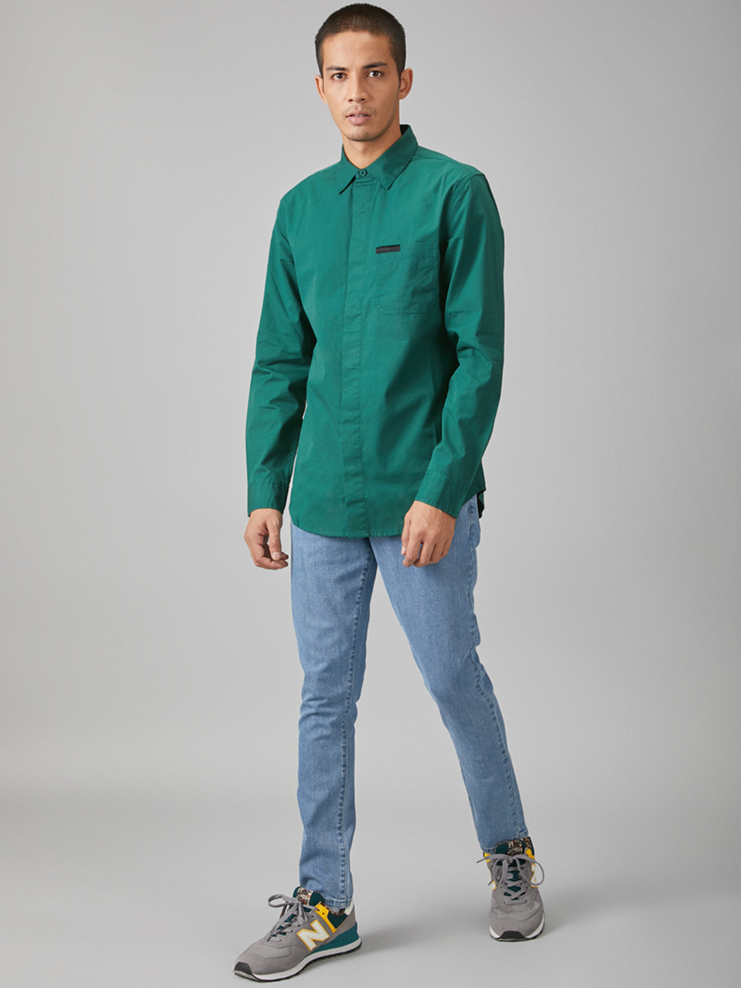 

Bhaane Men Green Slim Fit Solid Casual Shirt