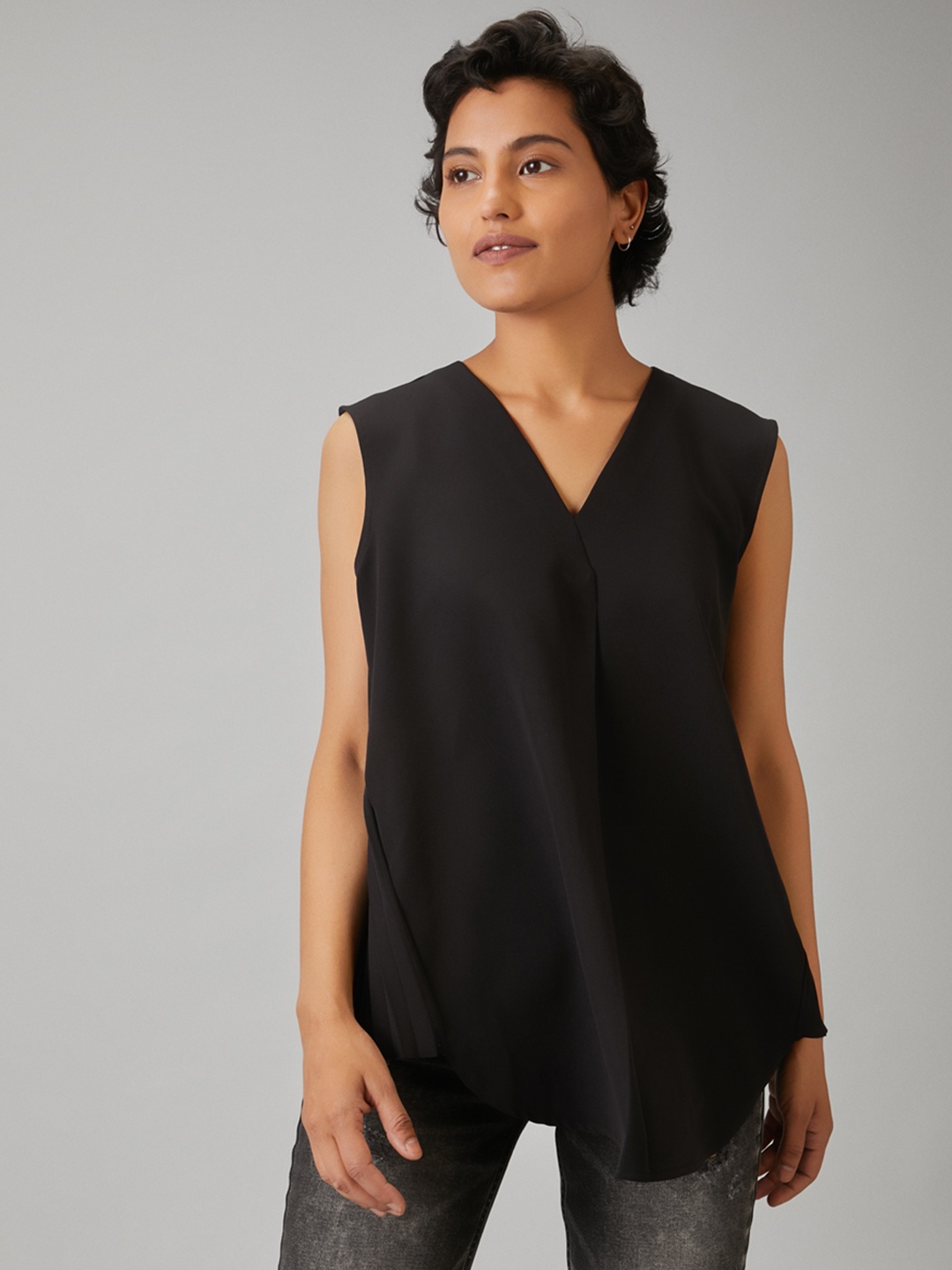 

Bhaane Women Black Solid A-Line Top