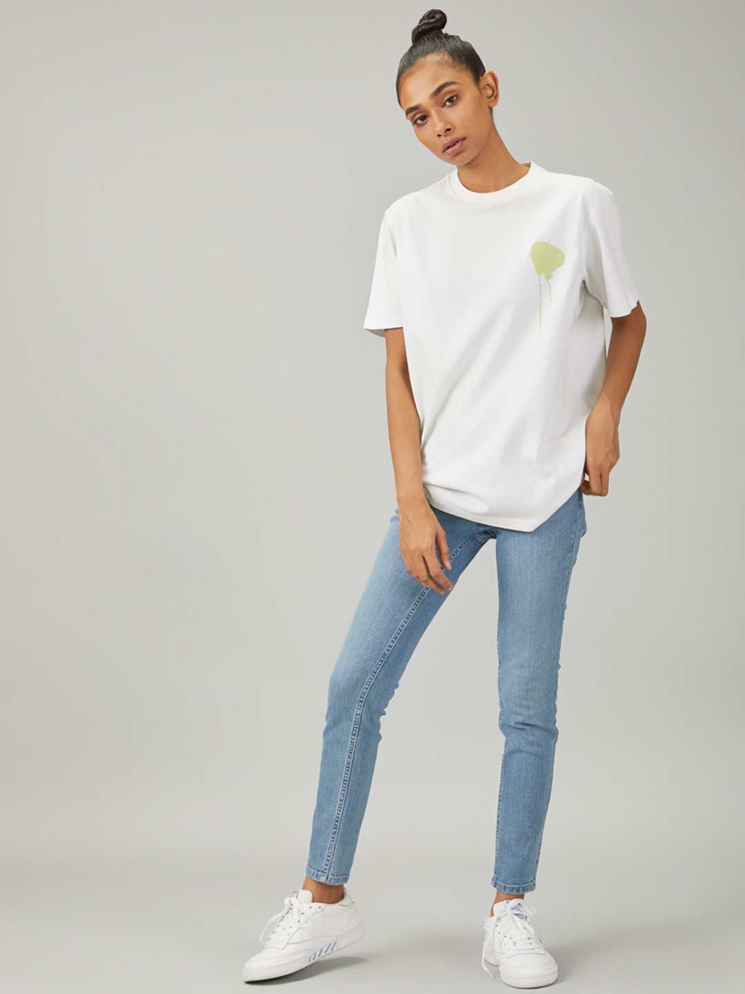 

Bhaane Women Blue Slim Fit Mid-Rise Clean Look Jeans