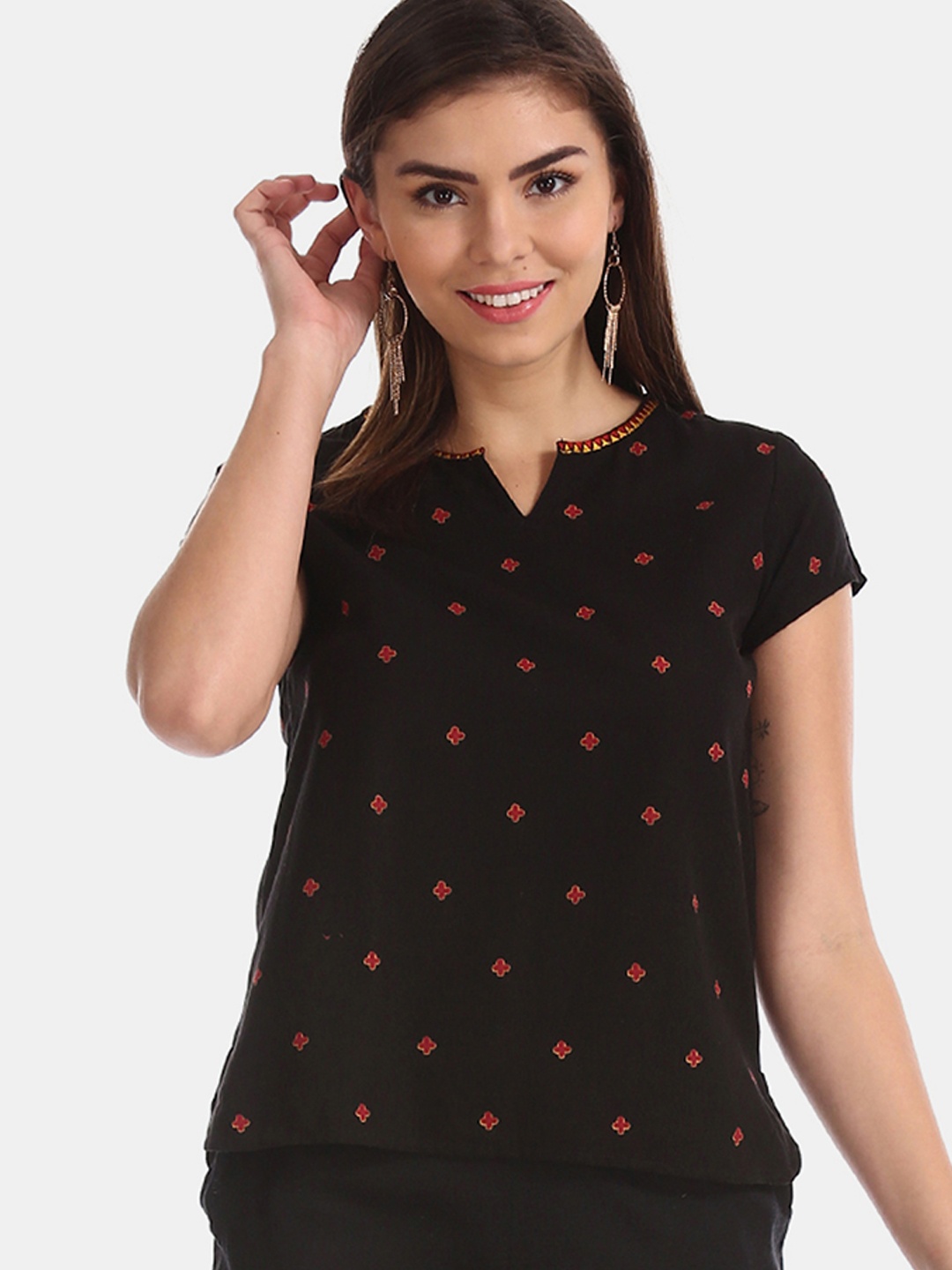 

Bronz Women Black Floral Print Top