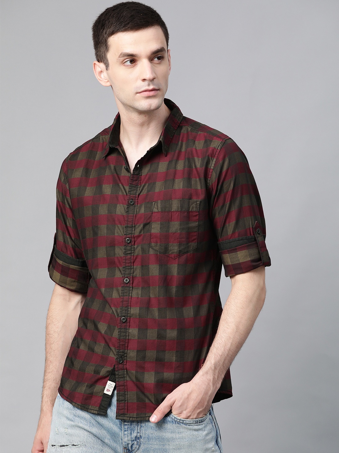

Roadster Men Olive Brown & Maroon Regular Fit Checked Casual Shirt