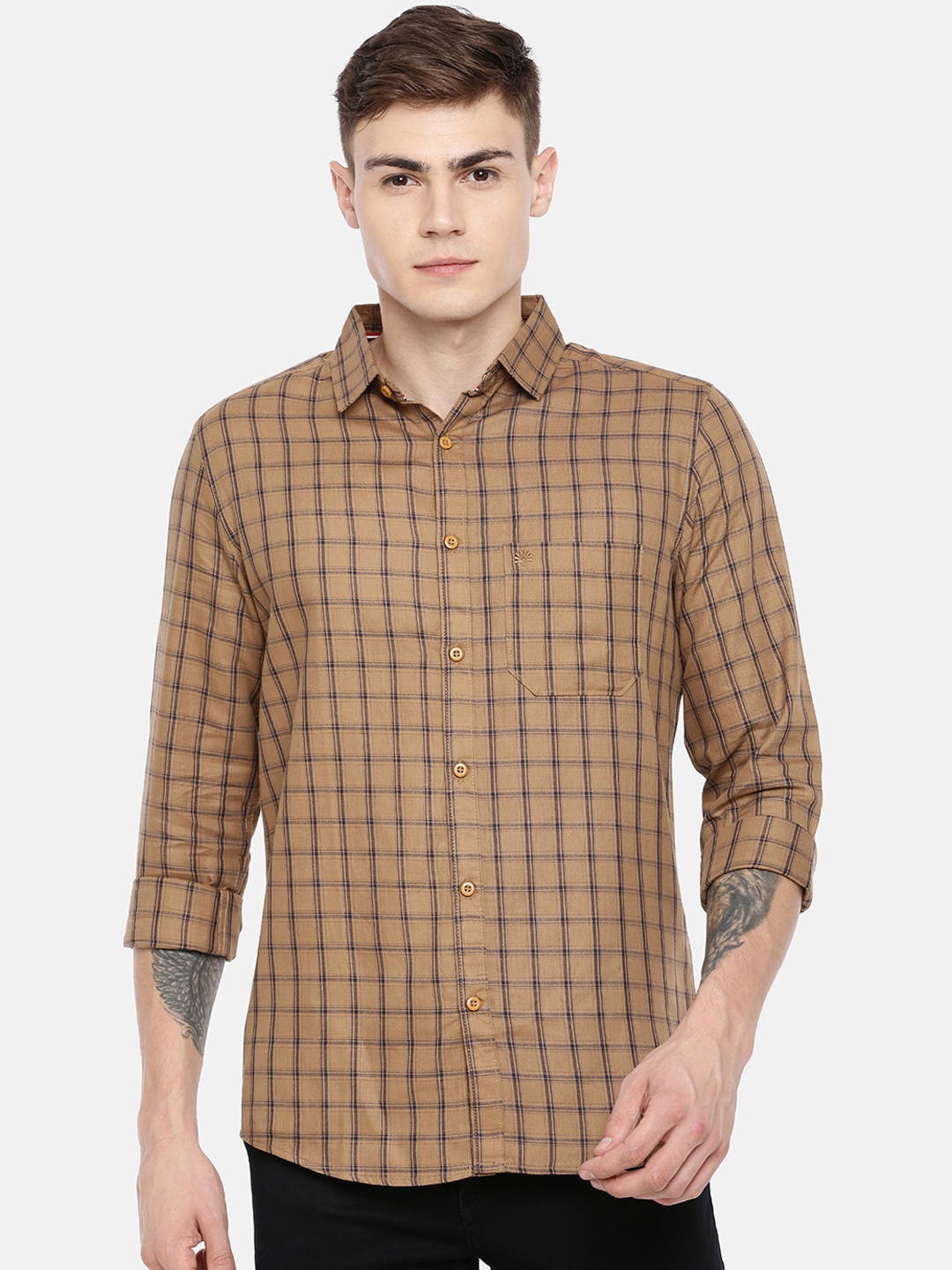 

Chennis Men Beige Slim Fit Checked Casual Shirt