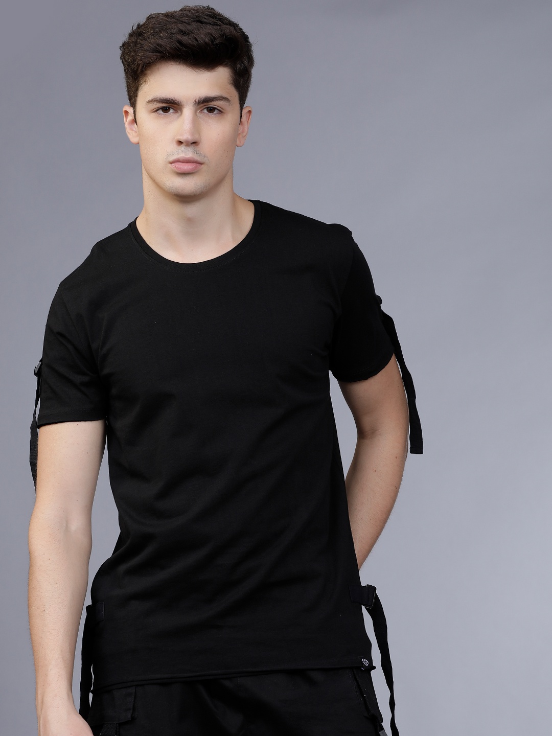 

LOCOMOTIVE Men Black Slim Fit Solid Round Neck T-shirt