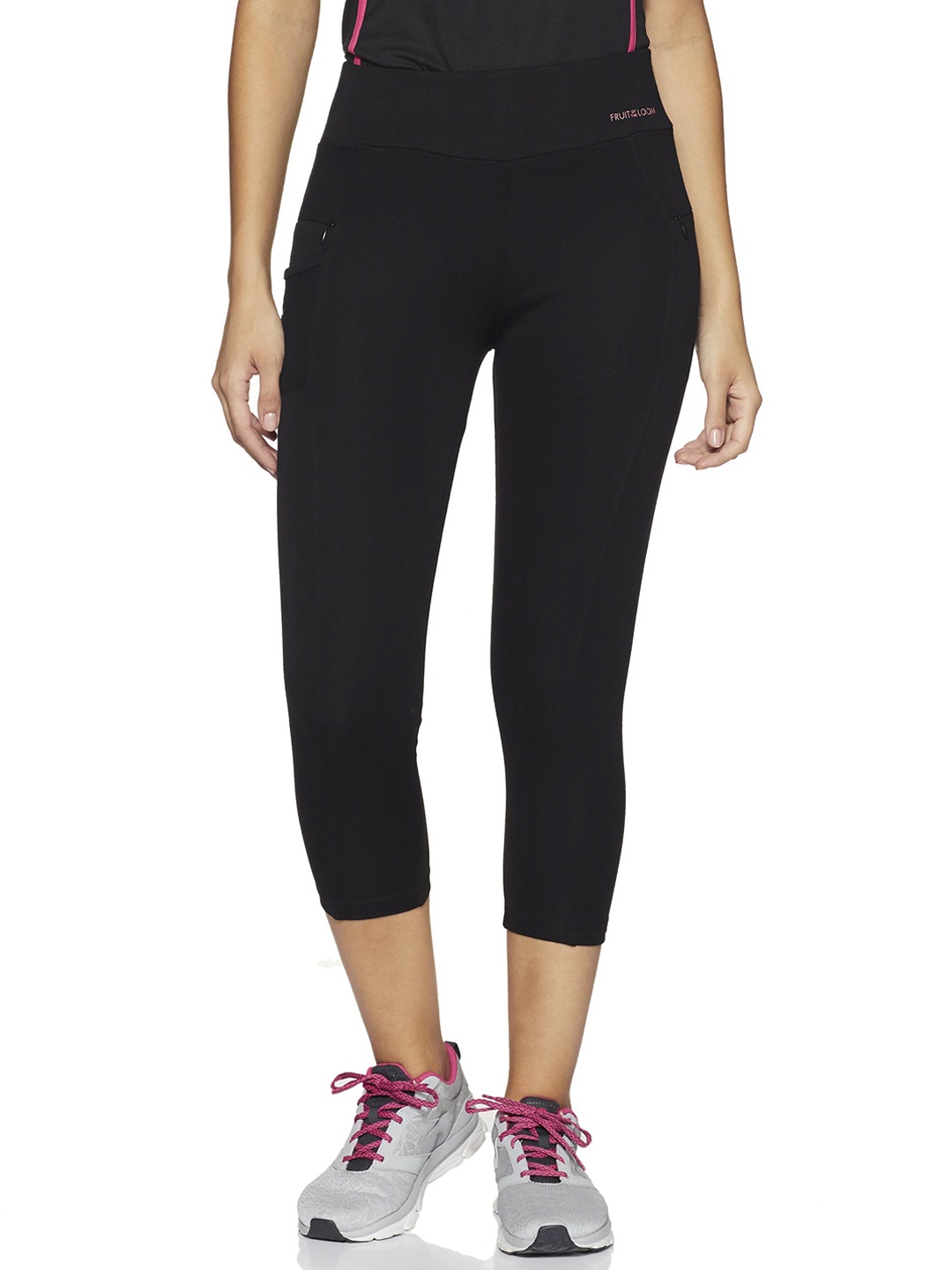 

Fruit of the loom Women Black Solid Tight Fit Capris