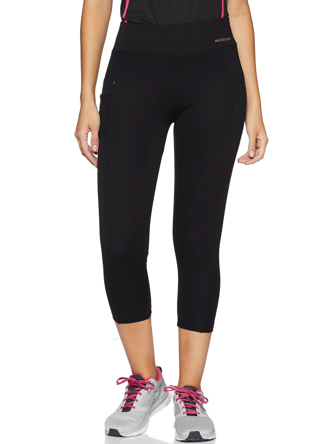 

Fruit of the loom Women Black Solid Tight Fit Capris