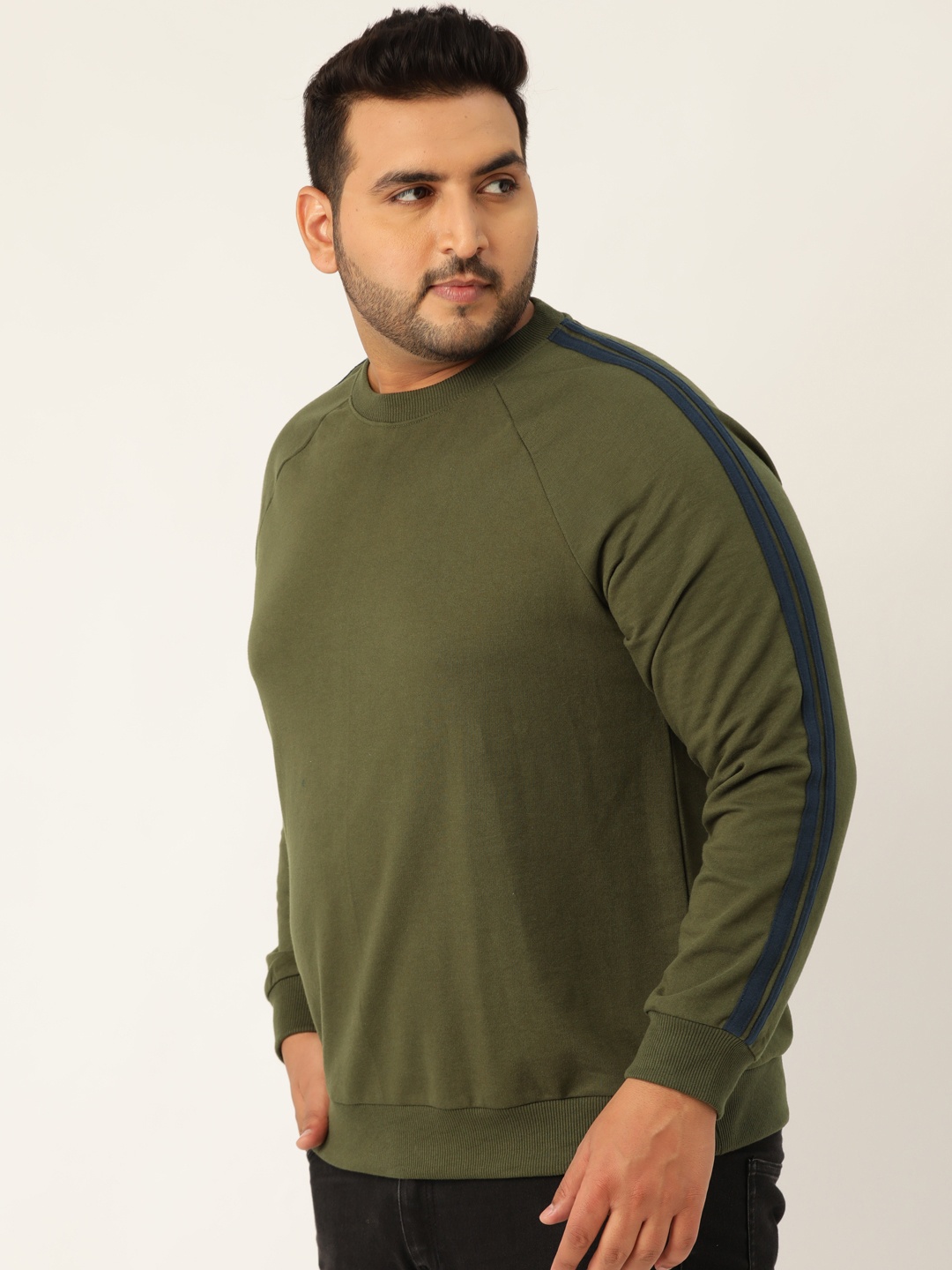 

Sztori Men Olive Green Plus Size Solid Sweatshirt