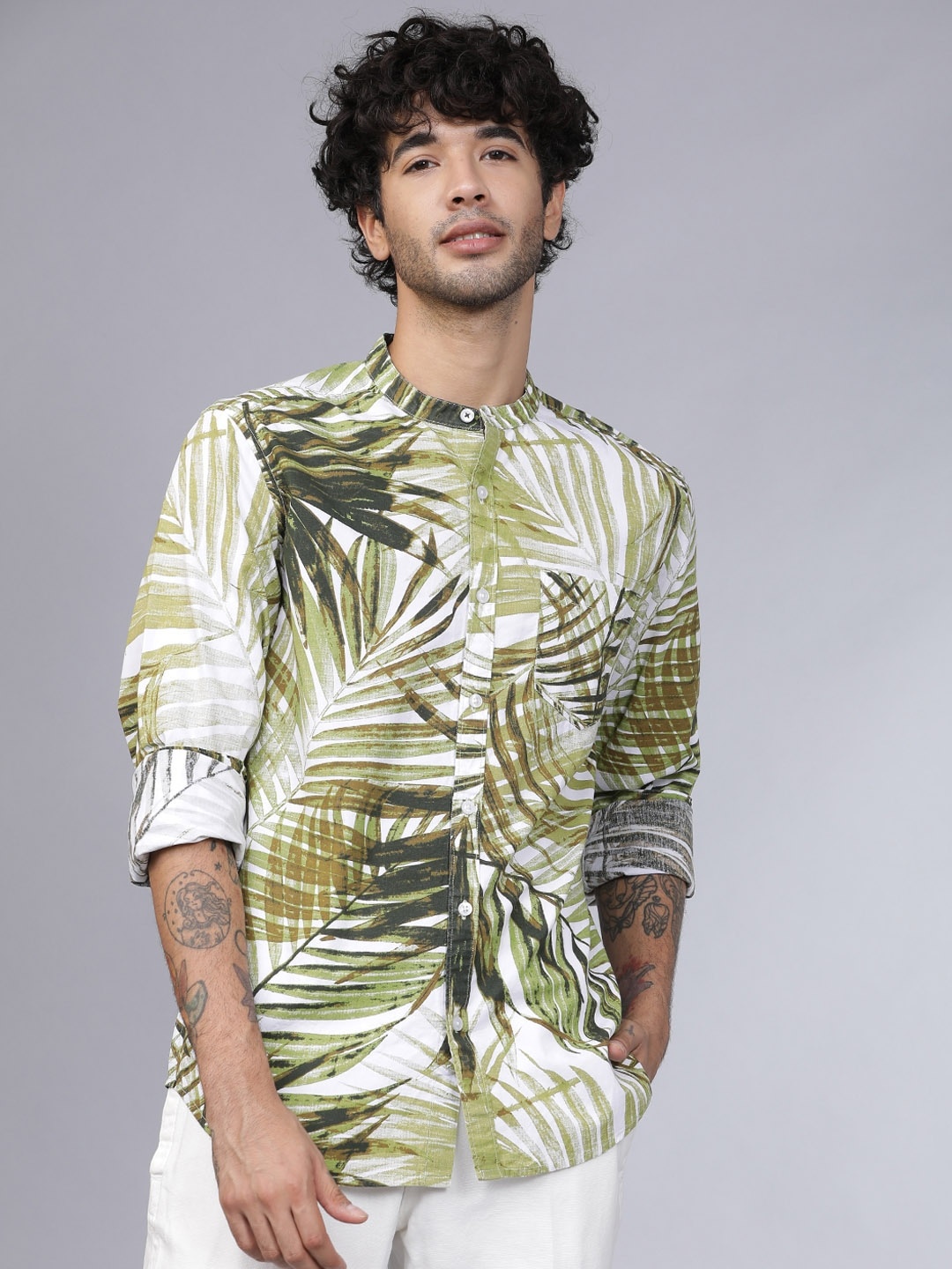 

HIGHLANDER Men White & Olive Green Slim Fit Printed Casual Shirt