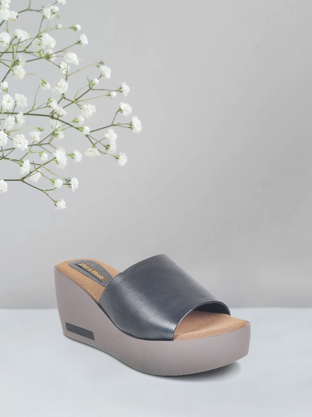 

Flat n Heels Women Black Woven Design Mules