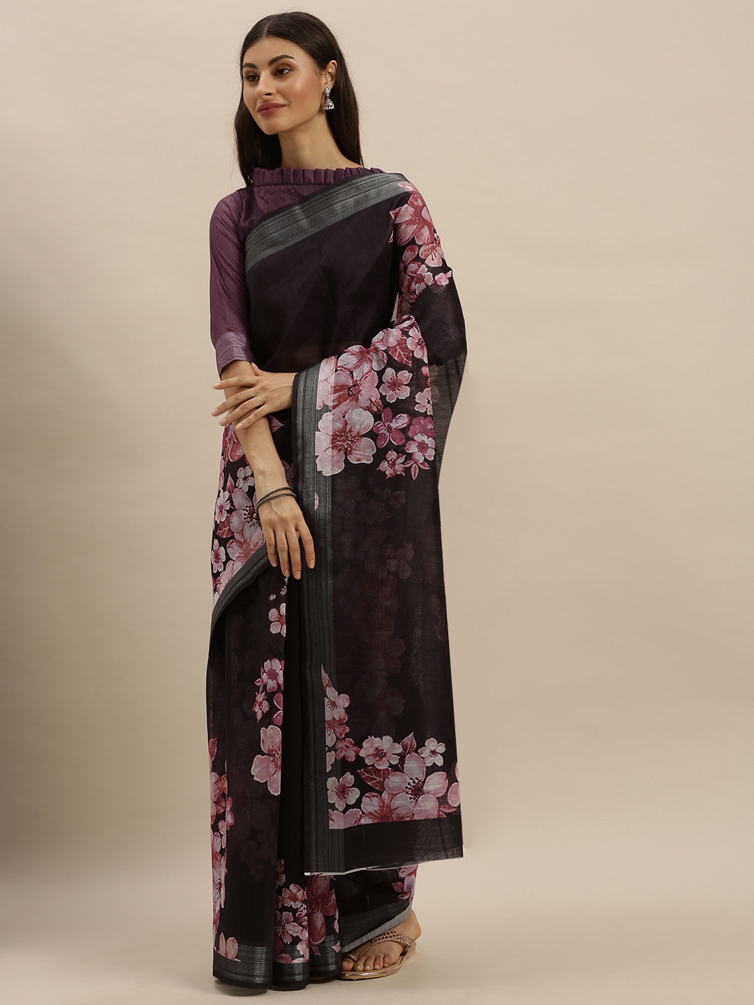 

SHAVYA Black & White Pure Linen Floral Printed Saree
