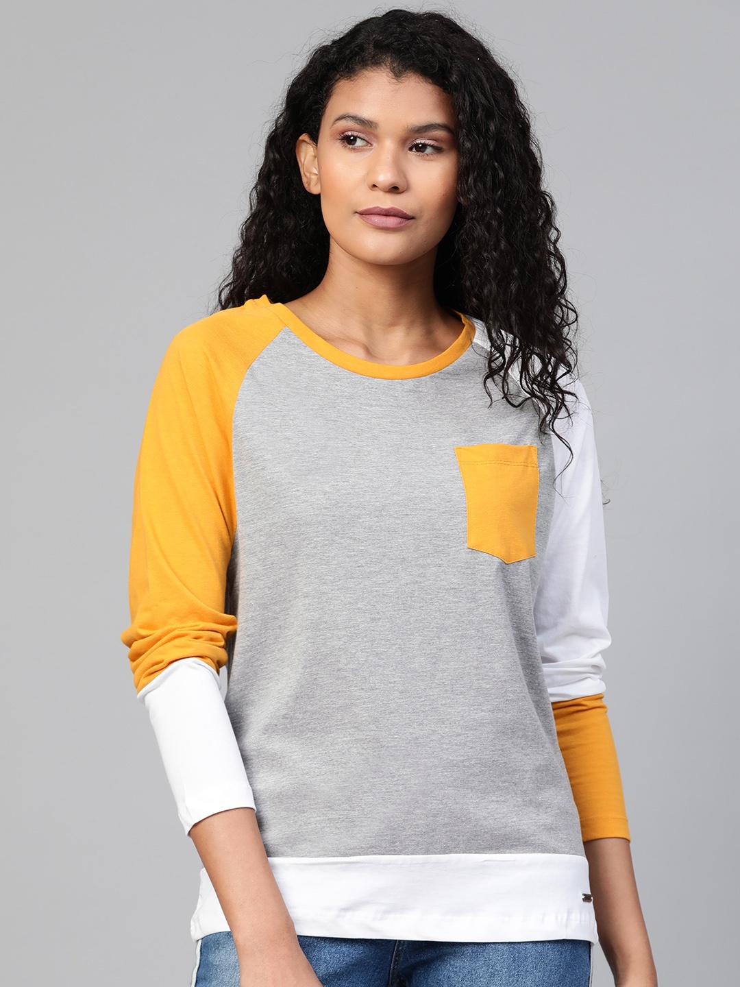 

Roadster Women Grey Melange & Mustard Yellow Solid Round Neck T-shirt