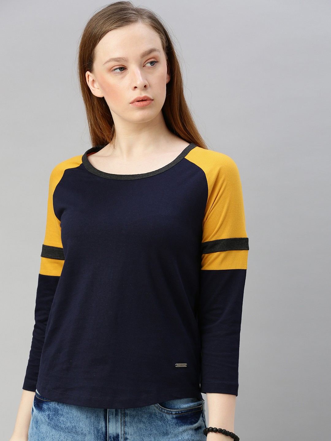

Roadster Women Navy Blue Solid Round Neck Pure Cotton T-shirt