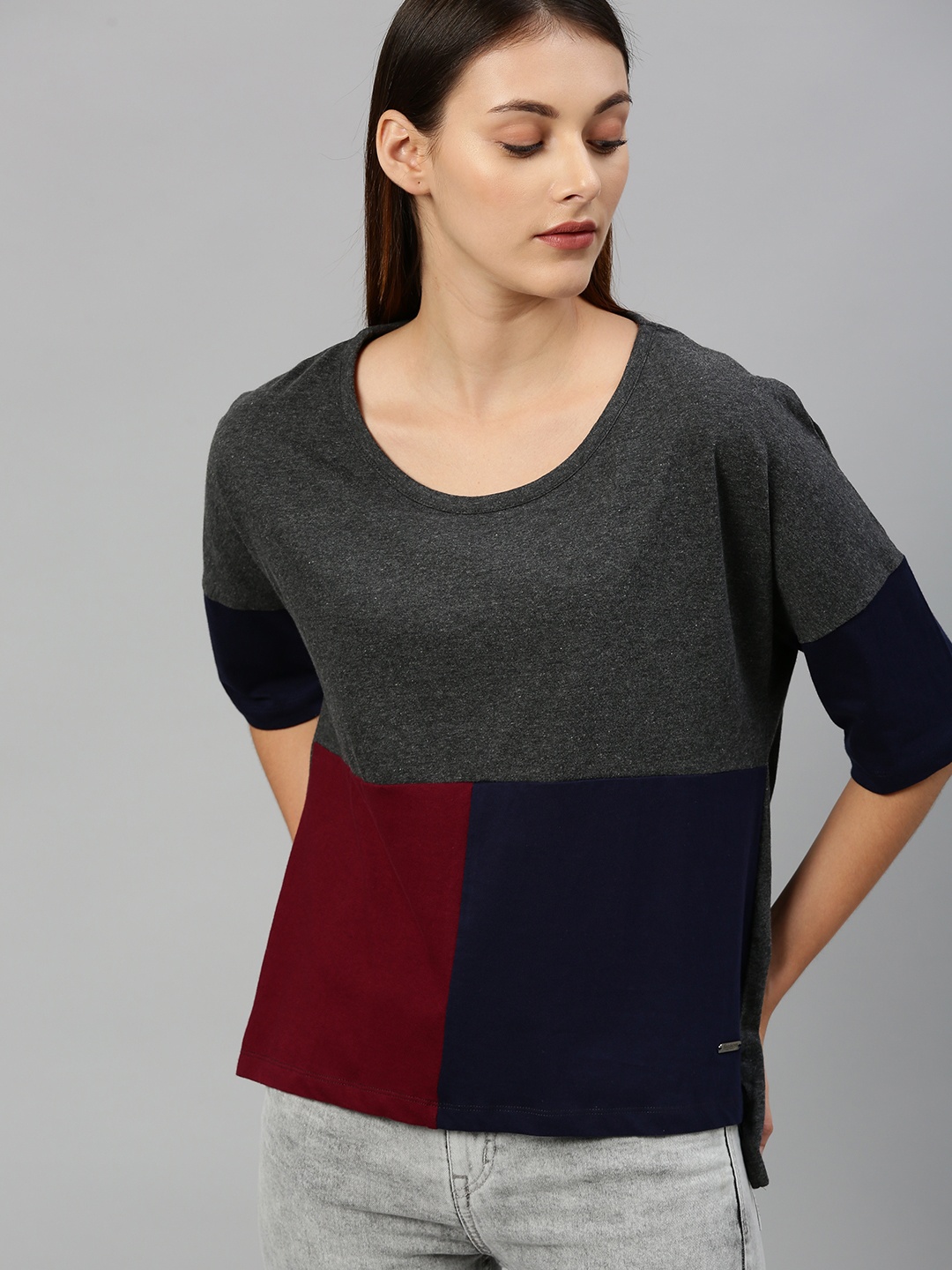 

Roadster Women Charcoal Grey & Maroon Colourblocked Round Neck T-shirt