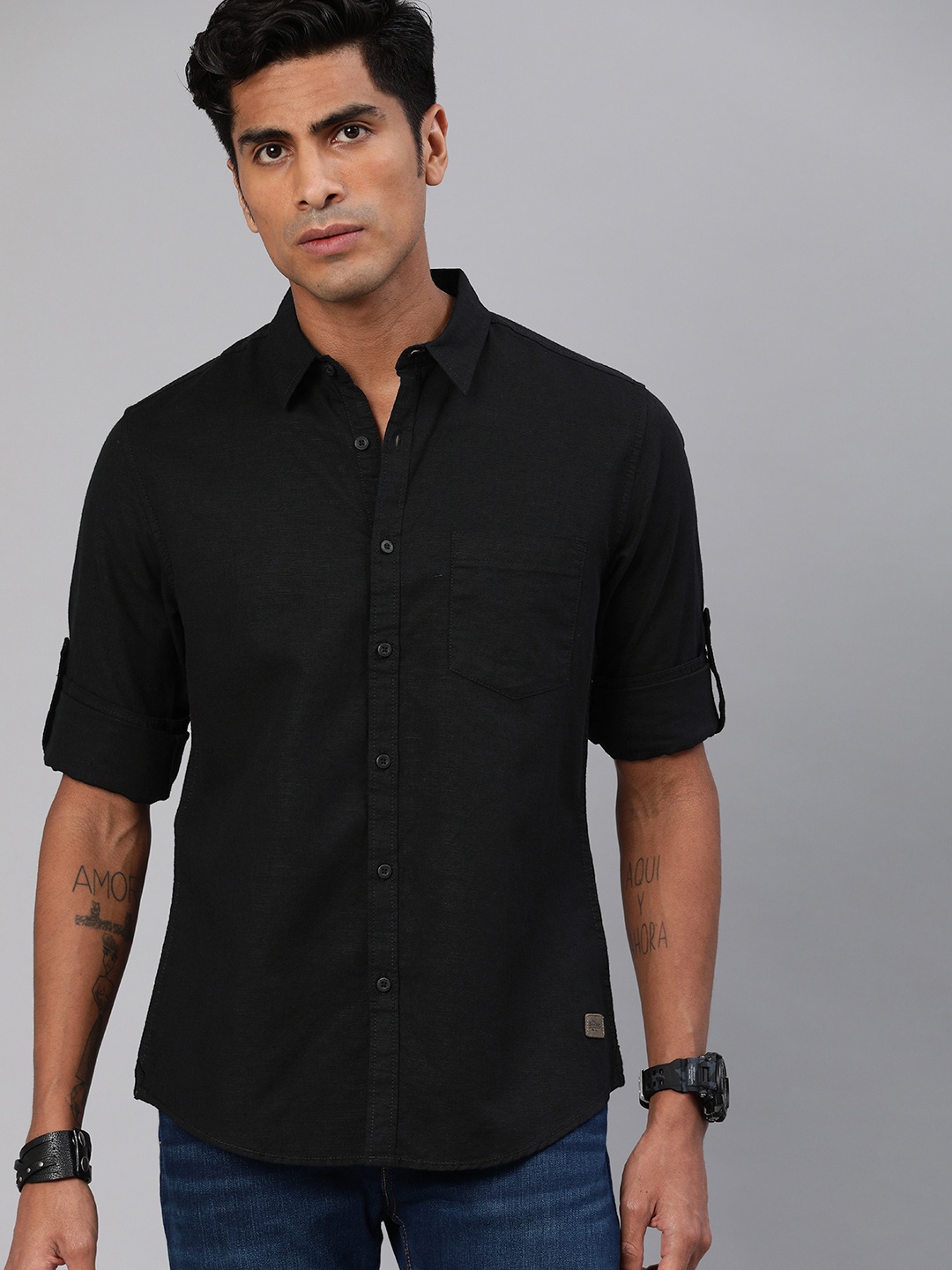 

Roadster Men Black Regular Fit Solid Cotton Linen Casual Shirt